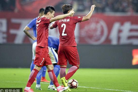 埃斯图皮尼安处子球 米兰1-0国米德比三连胜
